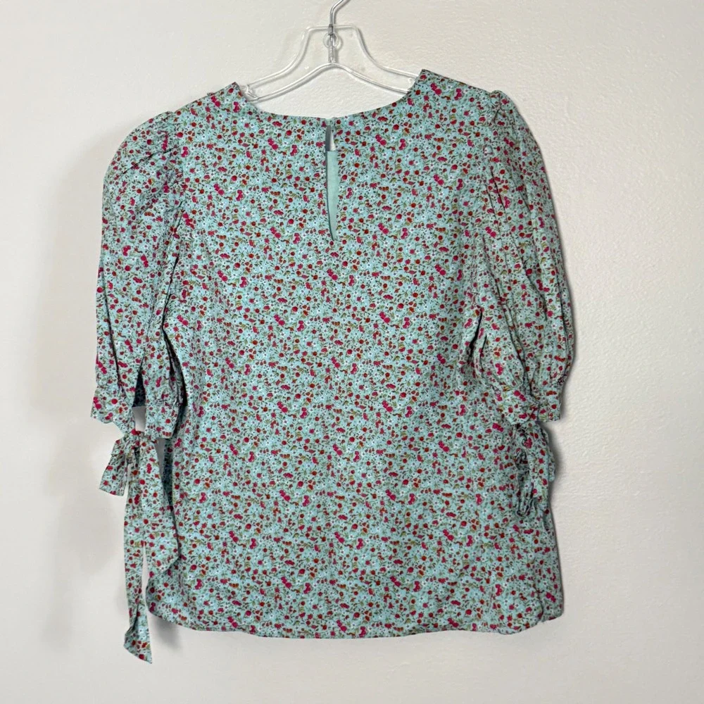 Tuckernuck Hyacinth House Fiona Top Blue Ditsy Floral Puff Sleeve Bow - Small